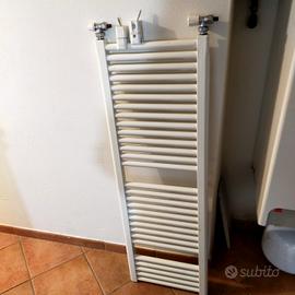 termoarredo bianco in acciaio