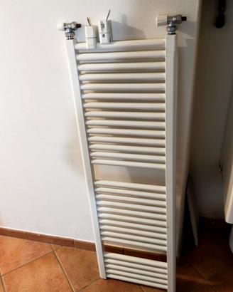 termoarredo bianco in acciaio