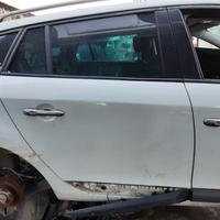 RENAULT MEGANE STATION WAGON 2012 - PORTA POSTERIO