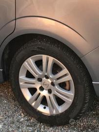 Cerchi in lega e gomme 4 stagioni opel 16”