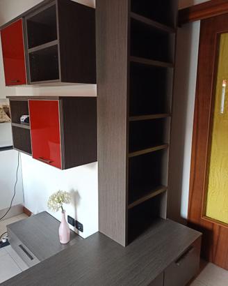 Composizione soggiorno grigio e rosso