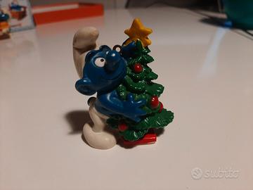 puffo raro con albero di natale