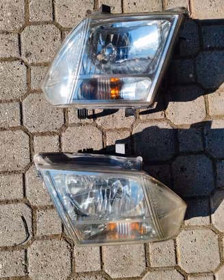 Fari Alogeni per Nissan Navara D40