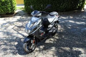 Scooter Yamaha Aerox 50cc 2 Tempi (Omologato 2 p.)
