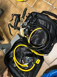 Svariata attrezzatura subacquea diving