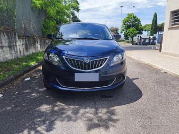 Lancia Ypsilon  1.0 69cv Hybrid (2022)