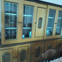 sala completa contro mobile più vetrina 