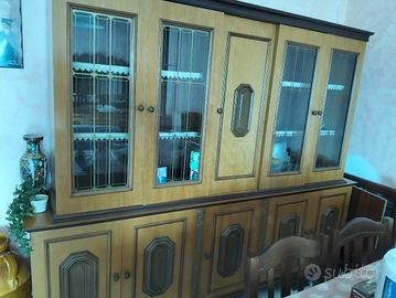 sala completa contro mobile più vetrina 