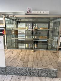 Vetrina refrigerata pasticceria