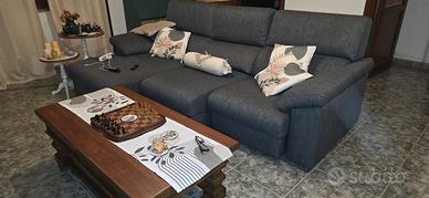divano con chaise longue poltrone e sofa