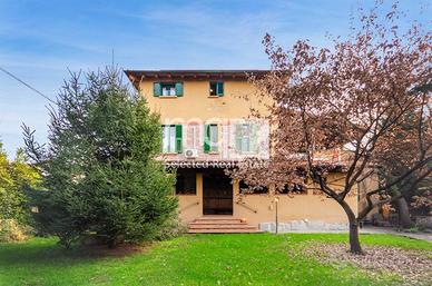 Villa di 443 m² con più di 5 locali a Milano