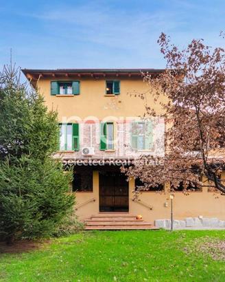 Villa di 443 m² con più di 5 locali a Milano