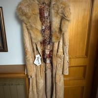 Cappotto in montone lavorato a laser