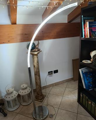 Lampada led di design moderno