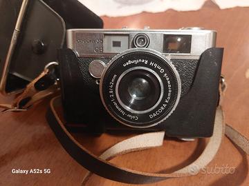 macchina fotografica con flash