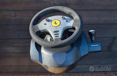 Volante e Pedaliera Ferrari