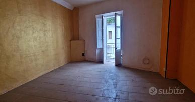 PORZIONE DI FABBRICATO DA RISTRUTTURARE