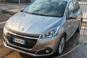 Peugeot 208 trat.