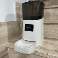 Dustributore automatico per croccantini