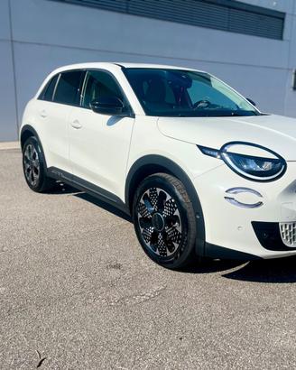 Fiat 600 Hybrid 136 CV DCT MHEV La Prima