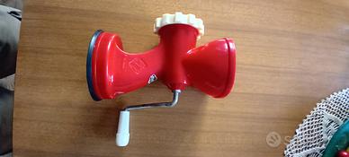 Tritacarne in moplen, anni '60