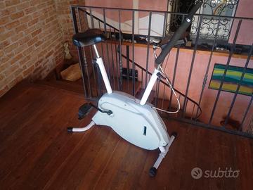 cyclette bianca LCD