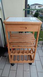 Carrello da cucina in legno con portabottiglie 