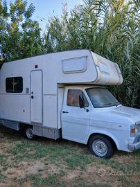  Camper Ford Roller 1983 ristrutturato