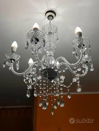 Lampadario stile veneziano con pendagli a goccia