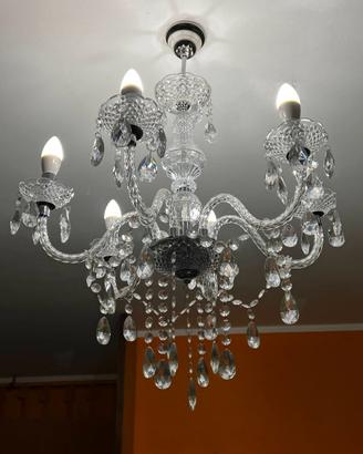 Lampadario stile veneziano con pendagli a goccia