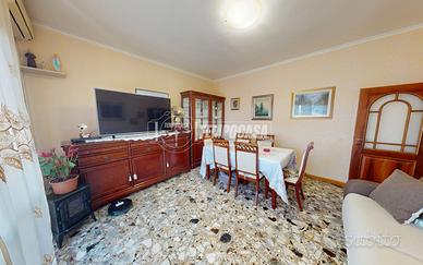 AMPIO 3 LOCALI ALL'ULTIMO PIANO! A DUE PASSI DALL