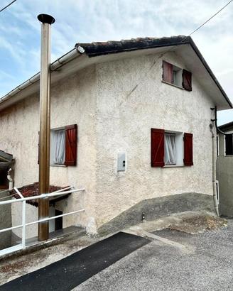 CASA INDIPENDENTE A ISOLA DEL CANTONE