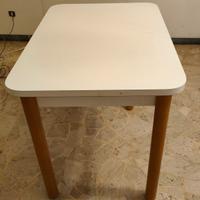 Tavolo da cucina allingabile