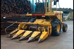 Trincia semovente Sperey New Holland 1900