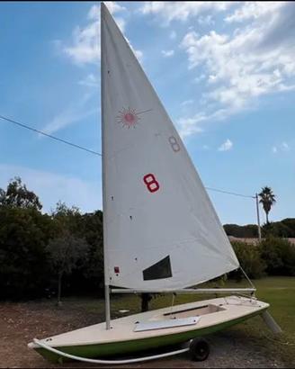 Barca a vela laser