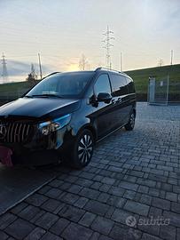 Mercedes V220d Executive compact 
