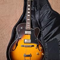 Semiacustica Cort Yorktown