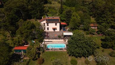 Gabbro (Li) Villa Indipendente di 347 mq