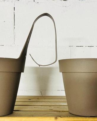 2 vasi in plastica da appendere