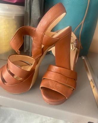 Sandali guess