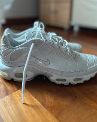 Nike Air Max Plus TN "Triple White"