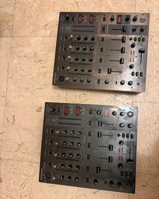 Coppia Mixer Behringer 750 da riparare