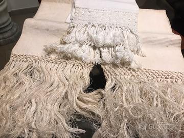 Lotto di n 3 asciugamani in lino