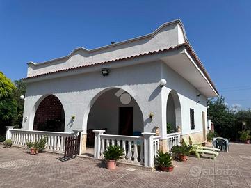 VILLA SINGOLA A FRANCAVILLA FONTANA