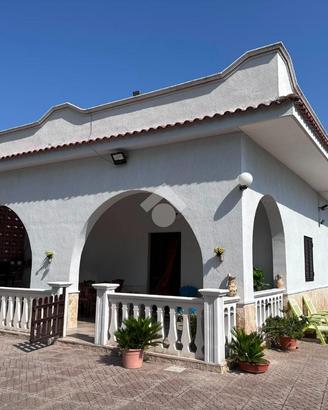 VILLA SINGOLA A FRANCAVILLA FONTANA