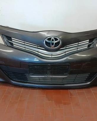 Paraurti anteriore Toyota Yaris (2011 - 2015)