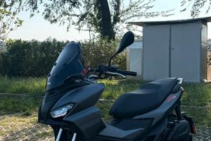 APRILIA SR GT 125 -