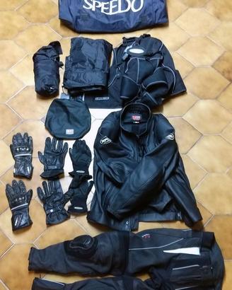 Giacca, pantaloni, guanti, borsa, certata per MOTO