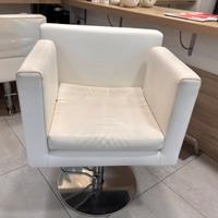 Poltrone e lavatesta da parrucchieri