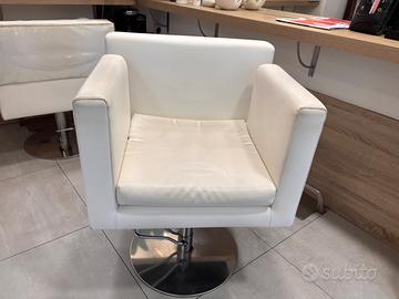 Poltrone e lavatesta da parrucchieri